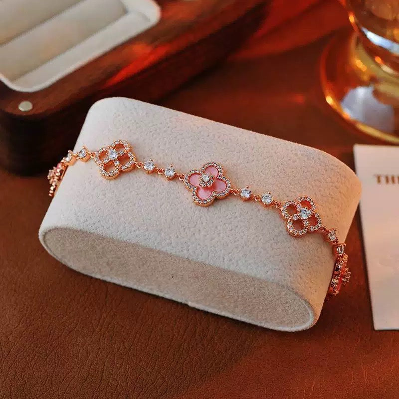 Sakura Cleef Bracelet - Divana