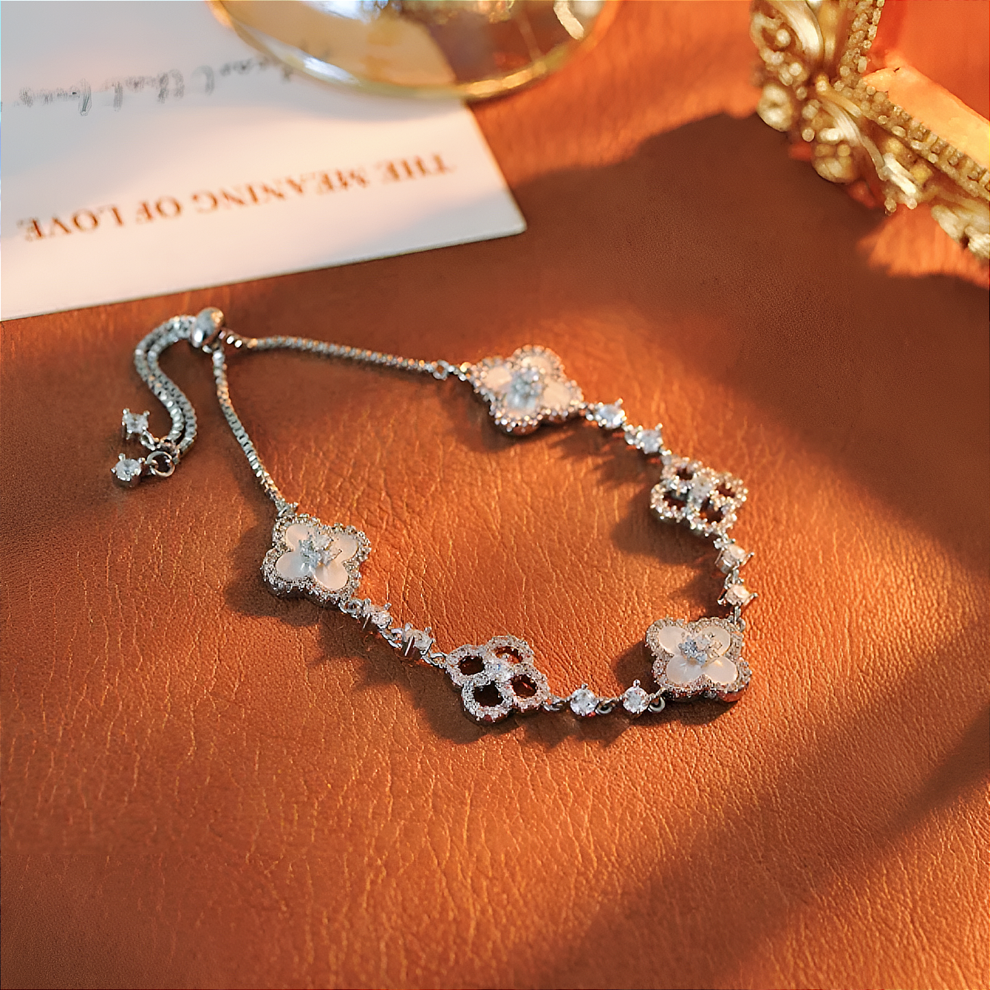 Sakura Cleef Bracelet - Divana